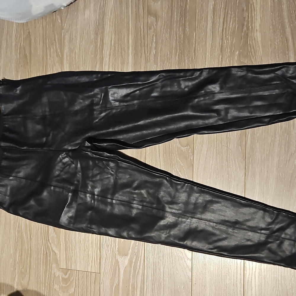 Ann Taylor black FAUX leather pant. Great used condition. Size Large